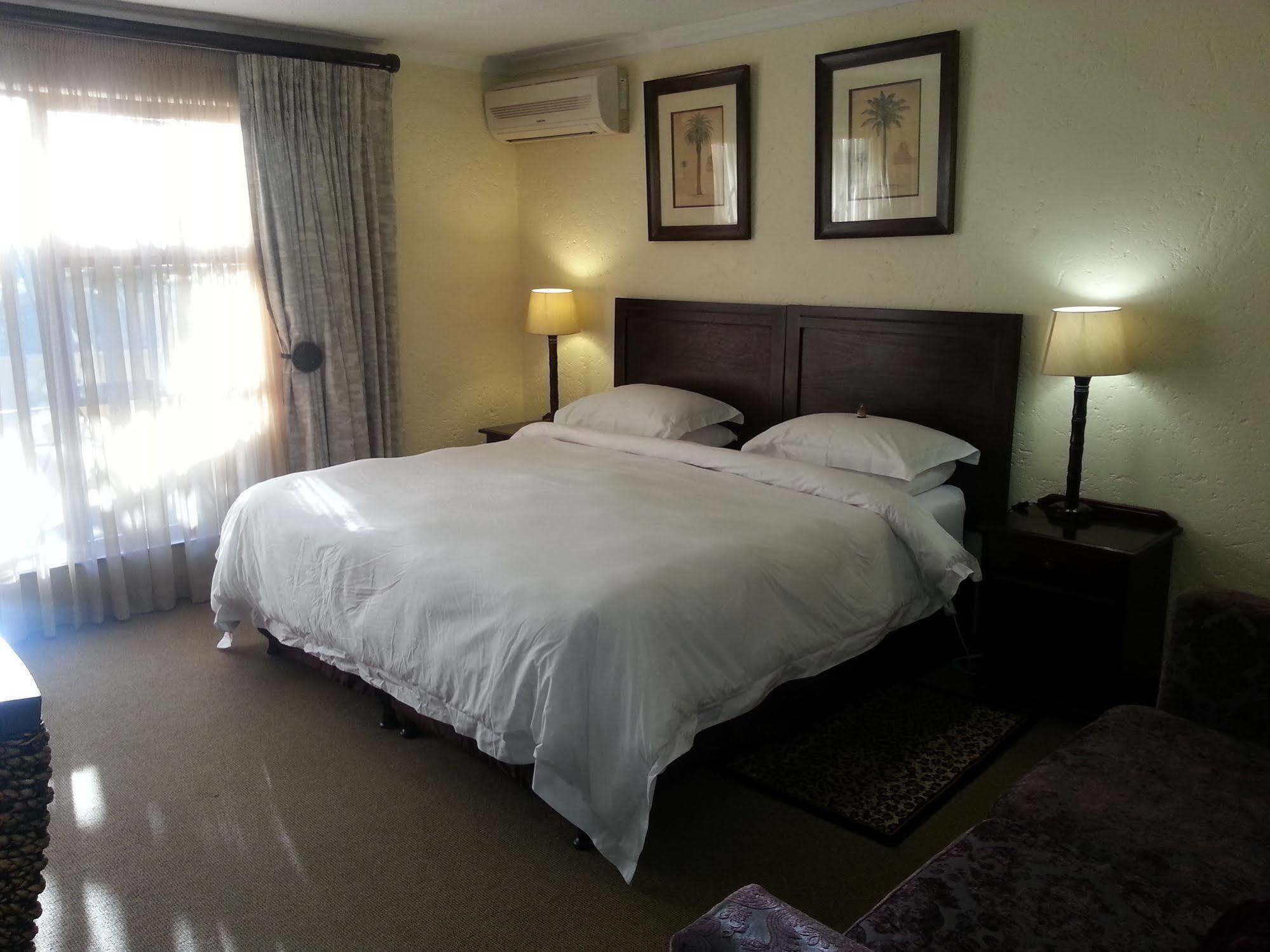 Jubilee Lodge Guest House Johannesburg Esterno foto