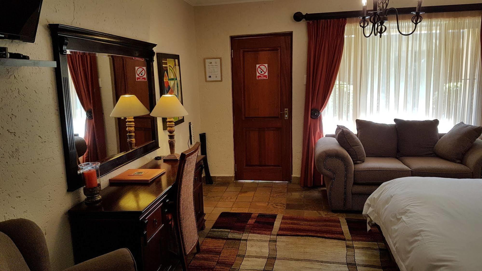 Jubilee Lodge Guest House Johannesburg Esterno foto