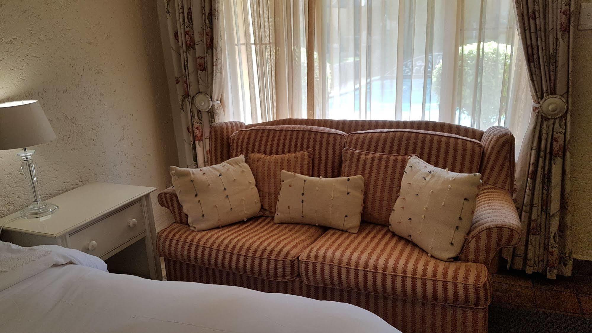 Jubilee Lodge Guest House Johannesburg Esterno foto