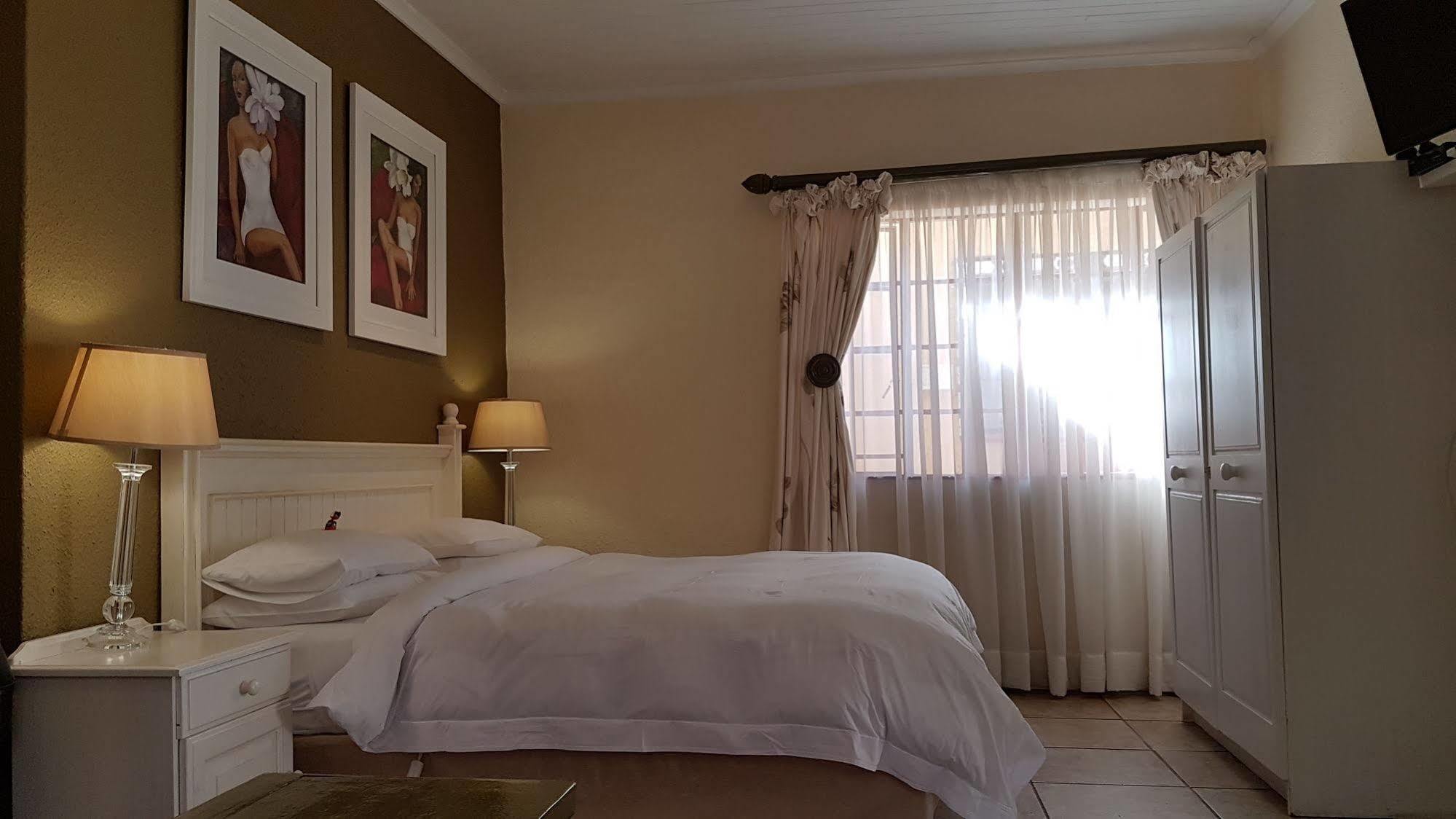 Jubilee Lodge Guest House Johannesburg Esterno foto