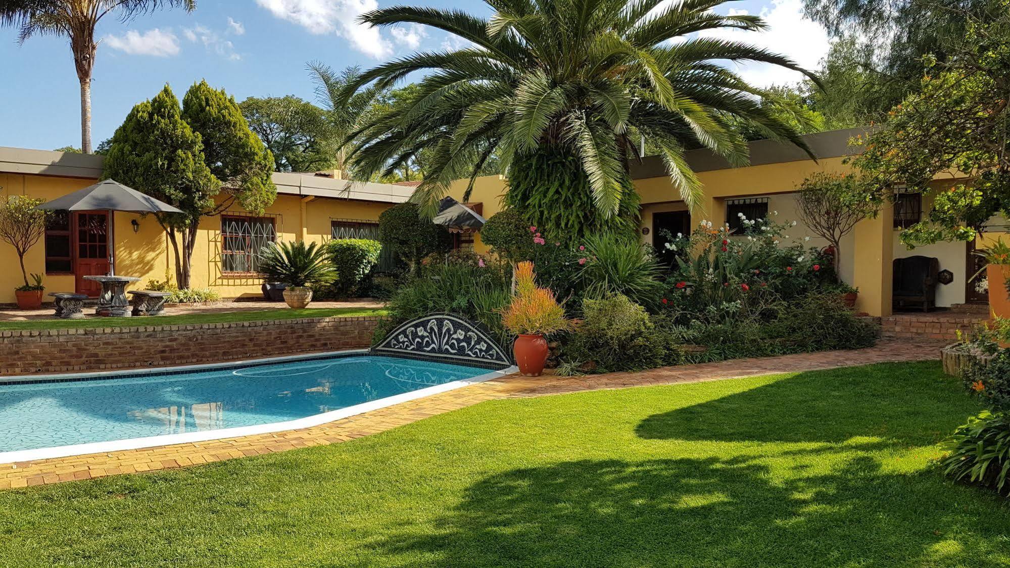 Jubilee Lodge Guest House Johannesburg Esterno foto