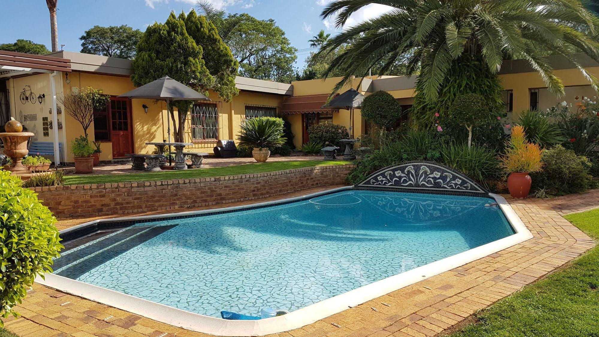 Jubilee Lodge Guest House Johannesburg Esterno foto