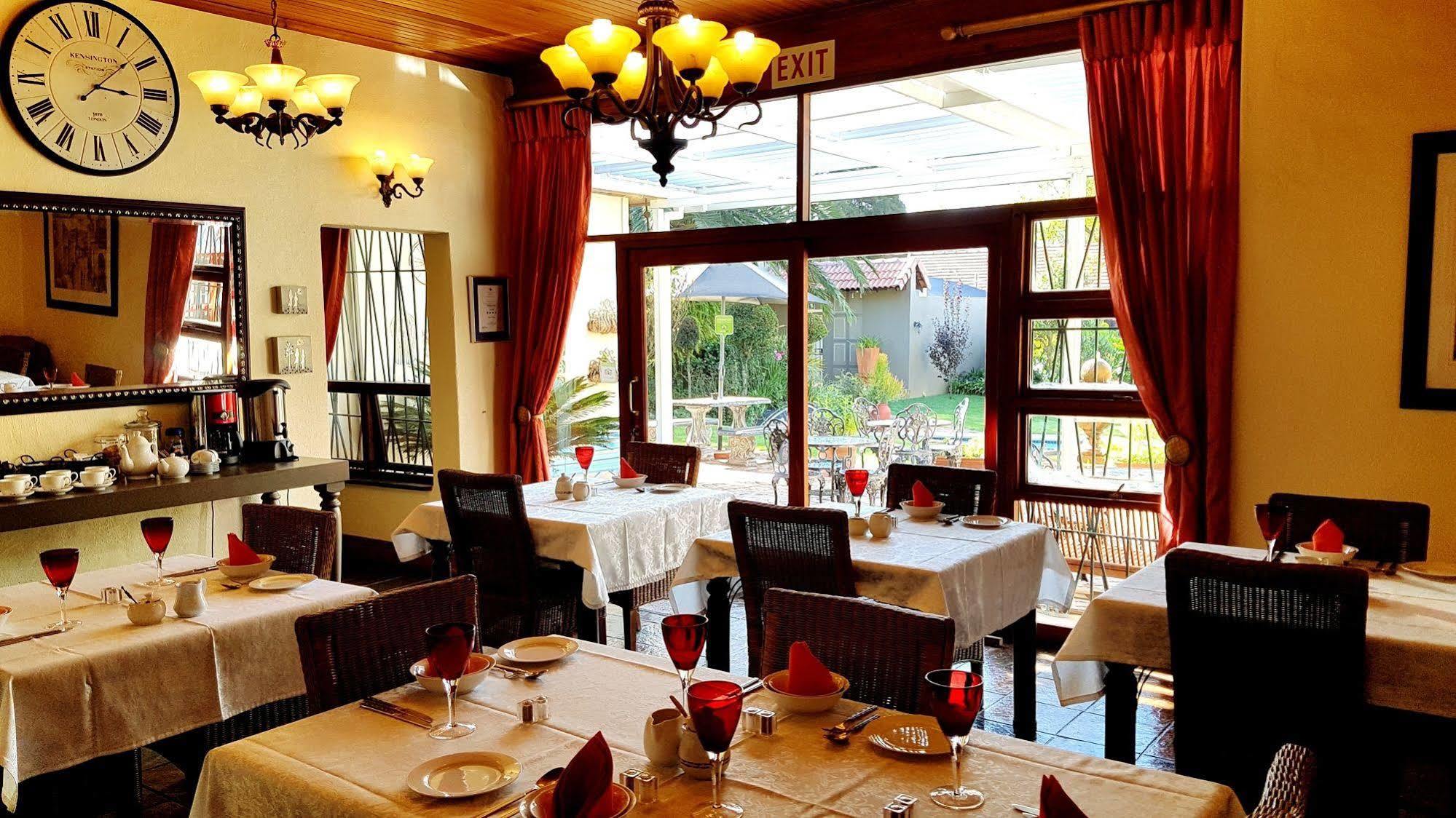 Jubilee Lodge Guest House Johannesburg Esterno foto