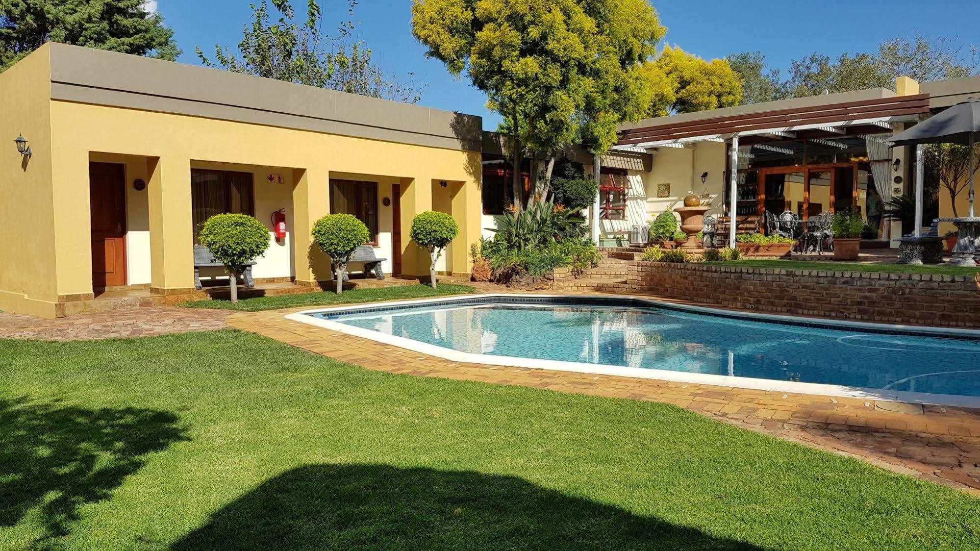 Jubilee Lodge Guest House Johannesburg Esterno foto